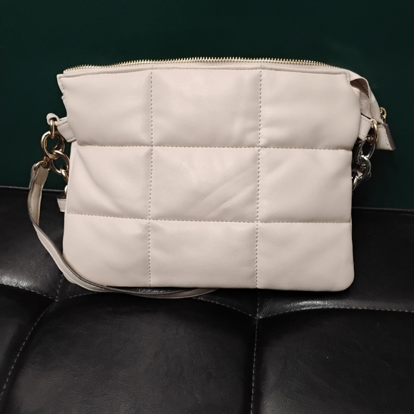 Kate Landry Vegan Leather Quilted Purse Two-Tone Chain Strap & Crossbody Beige - Picture 2 of 10